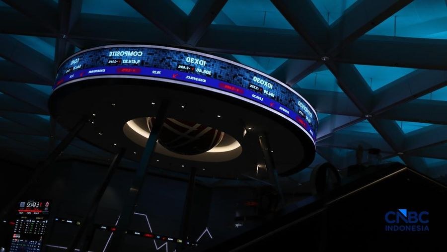 Layar pergerakan Indeks Harga Saham Gabungan di gedung Bursa Efek Indonesia Jakarta